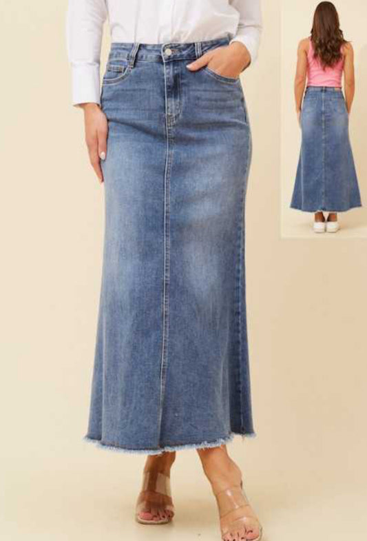 Frayed denim skirt